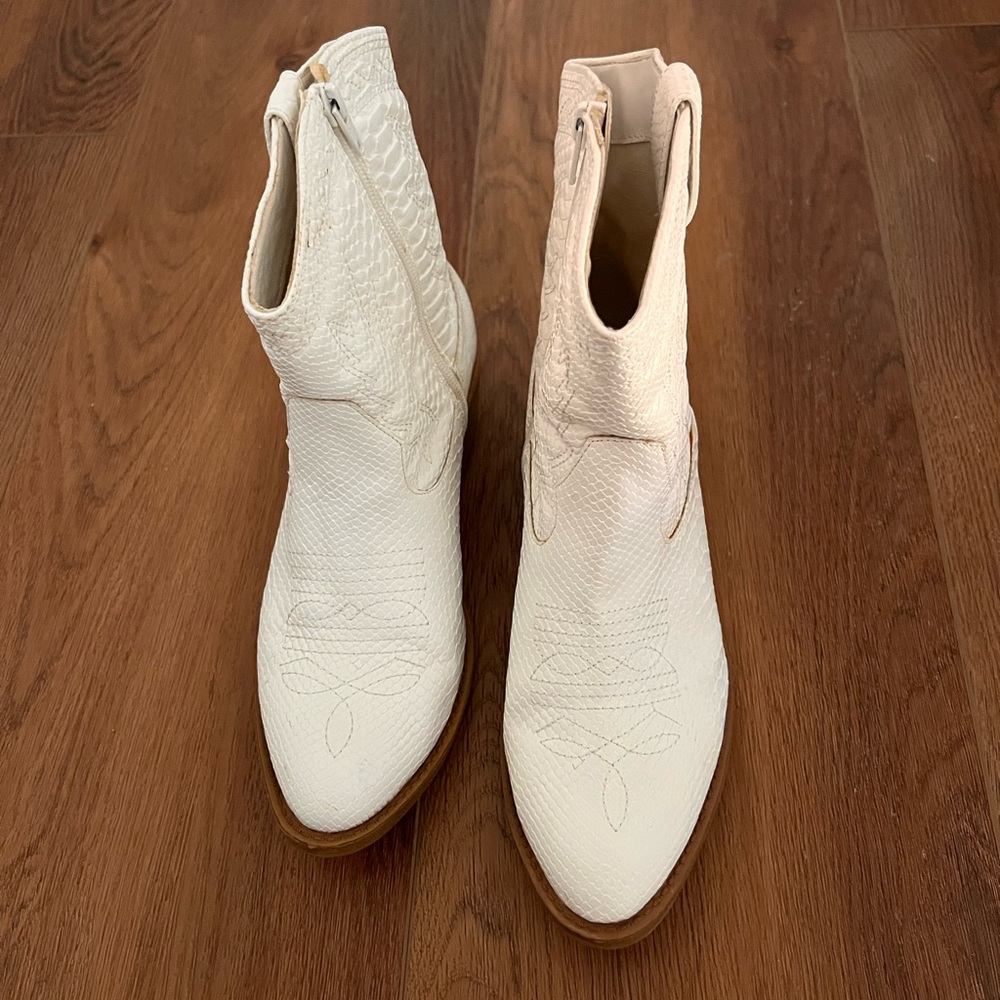 Coconuts by Matisse- short white cowboy boots!